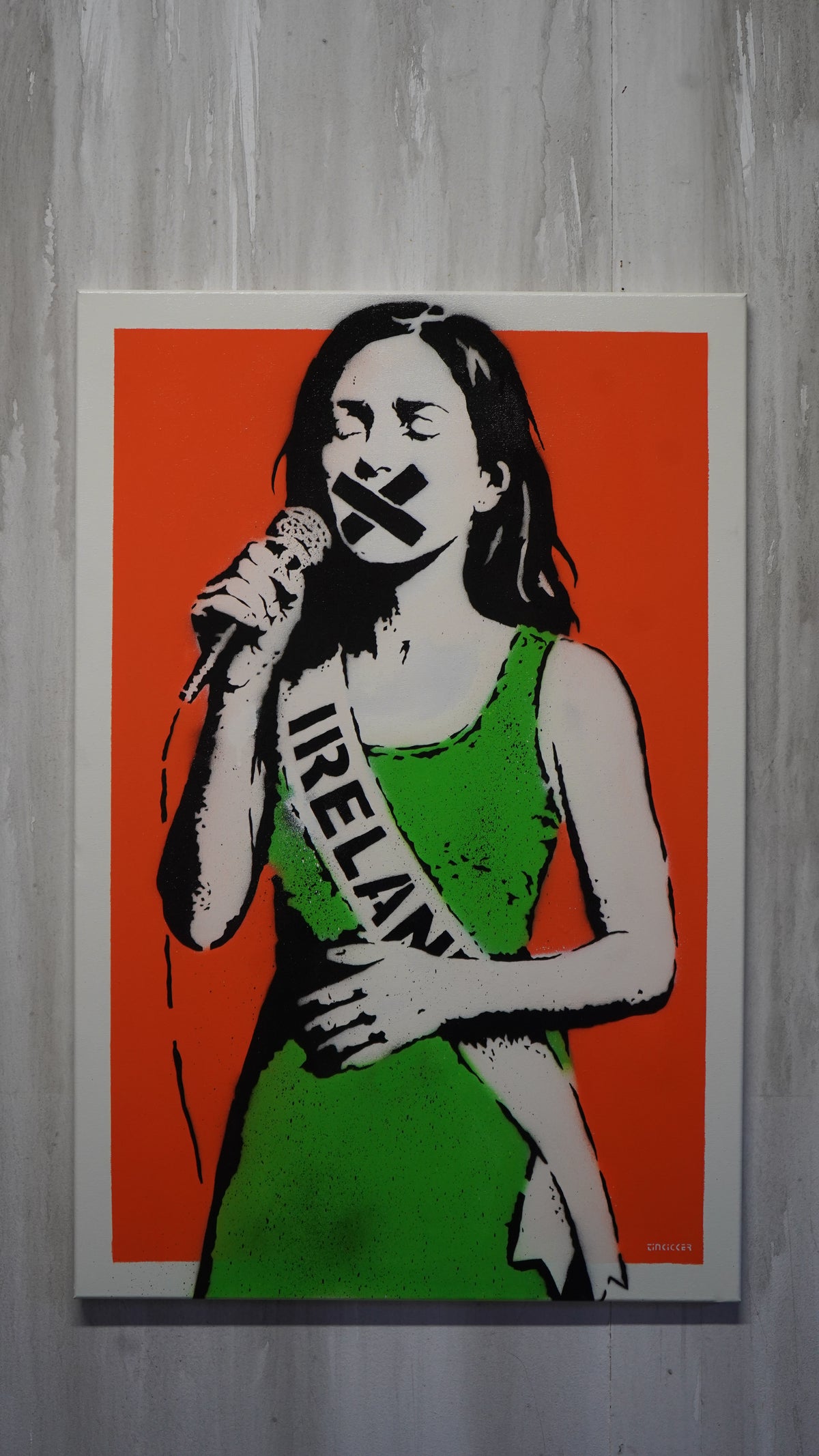 Eurodivision - Orange Canvas